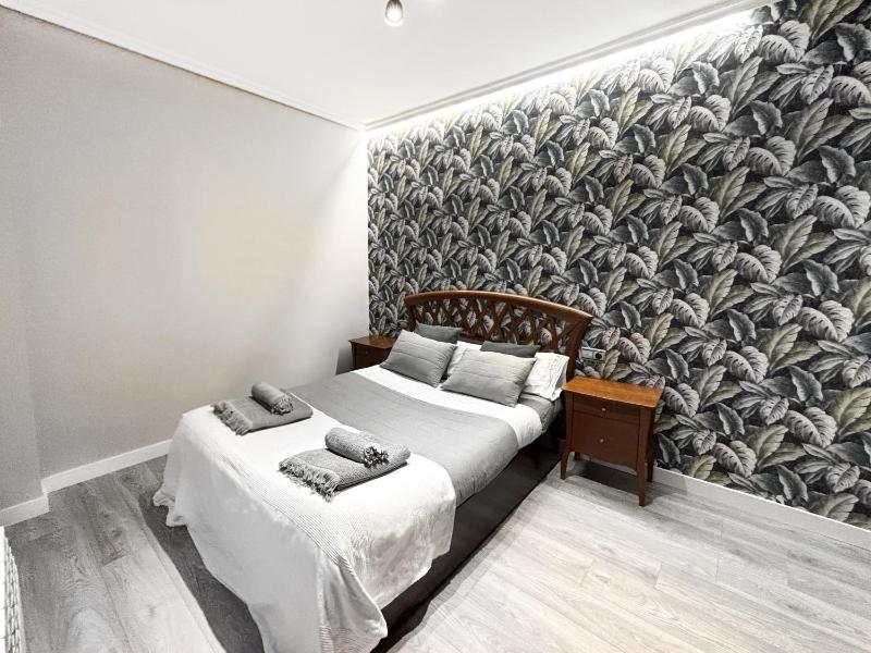 Two-Bedroom Deluxe Apartment image 1