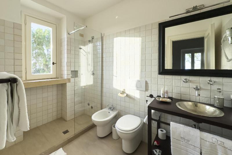 Classic Triple Room image 3