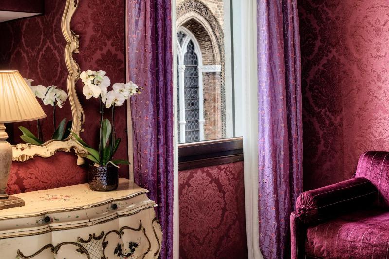Superior Double Room image 4