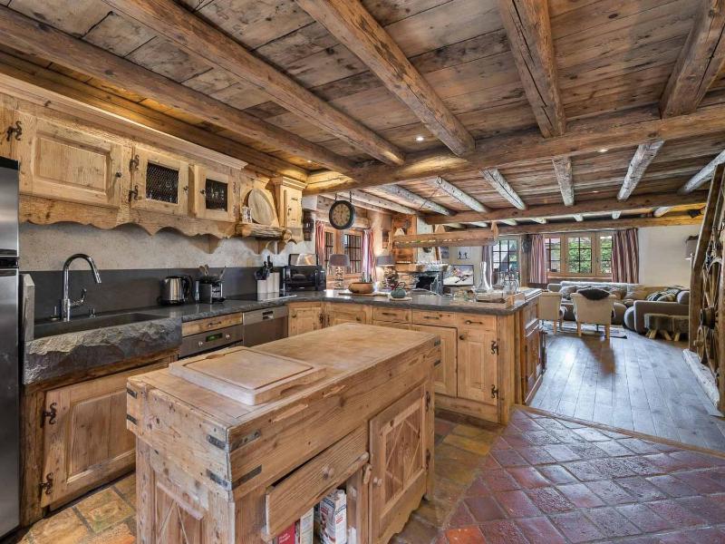 Chalet authentique avec jacuzzi sauna et parking pour 12 personnes - FR-1-566-8 - image 1