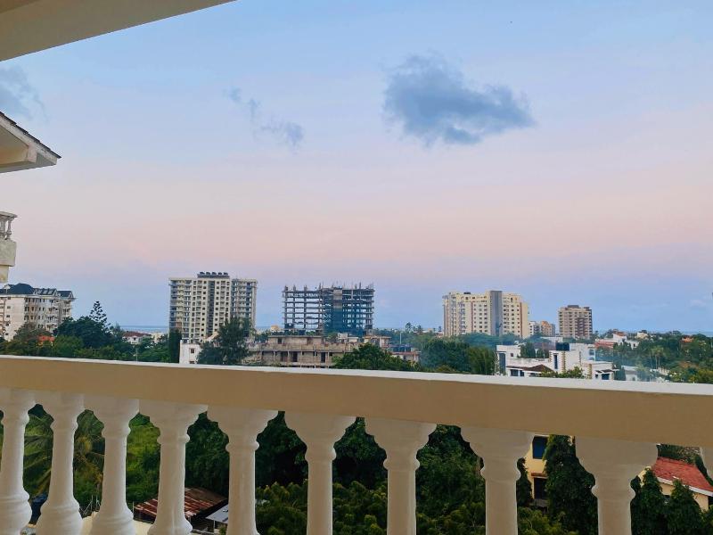 Budget stay at all Ensuite 2 or 3 bedroom Apartment with Pool - image 12