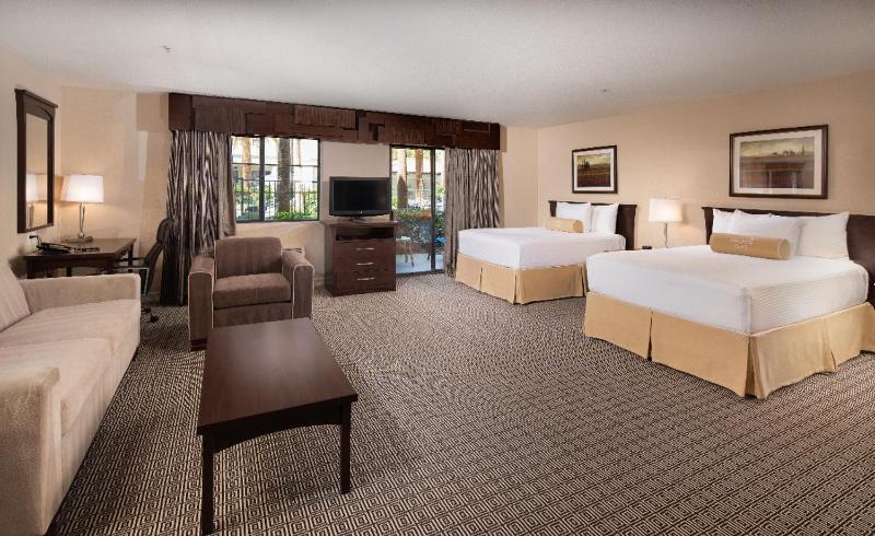 Tuscany Suites and Casino Hotel - image 14