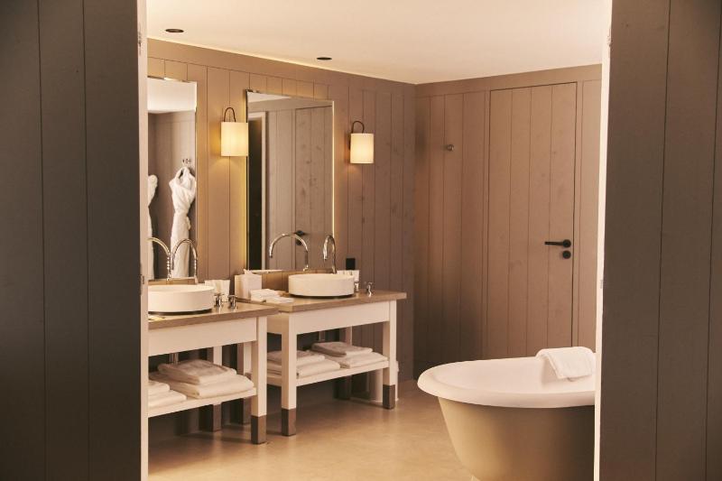 Suite 150 square meters 1st floor image 3