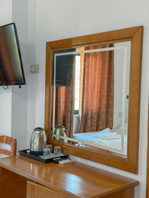 Hotel Bahamas - image 10
