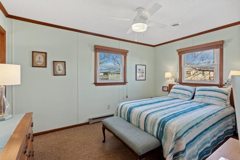 5165 - Holden Inn - image 31