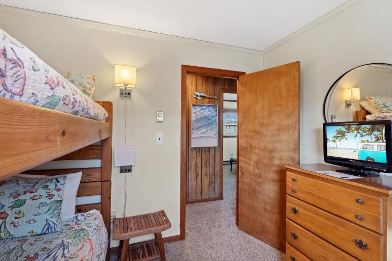 5165 - Holden Inn - image 30