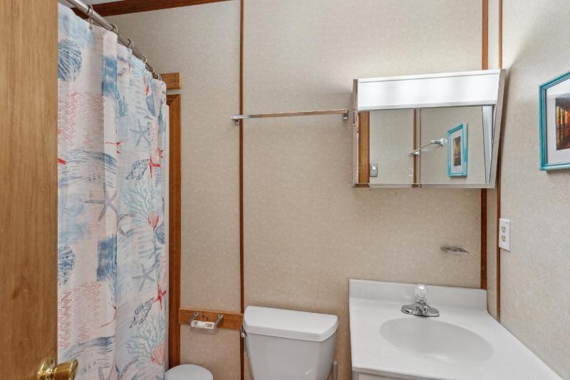 5165 - Holden Inn - image 24