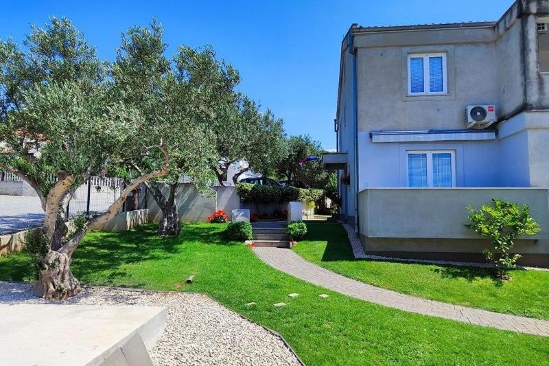 Apartments with parking space Pakostane - Biograd - 24713 - image 6