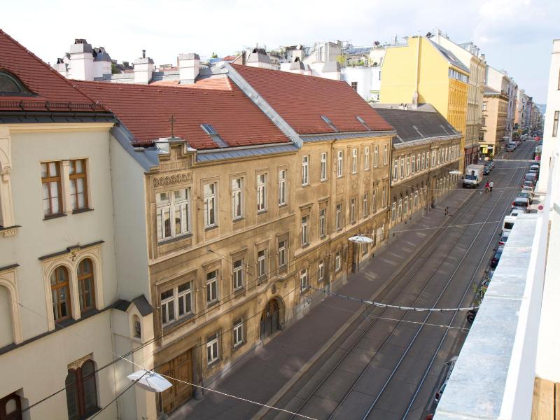 One-Bedroom Apartment with Balcony TOP 29 image 3