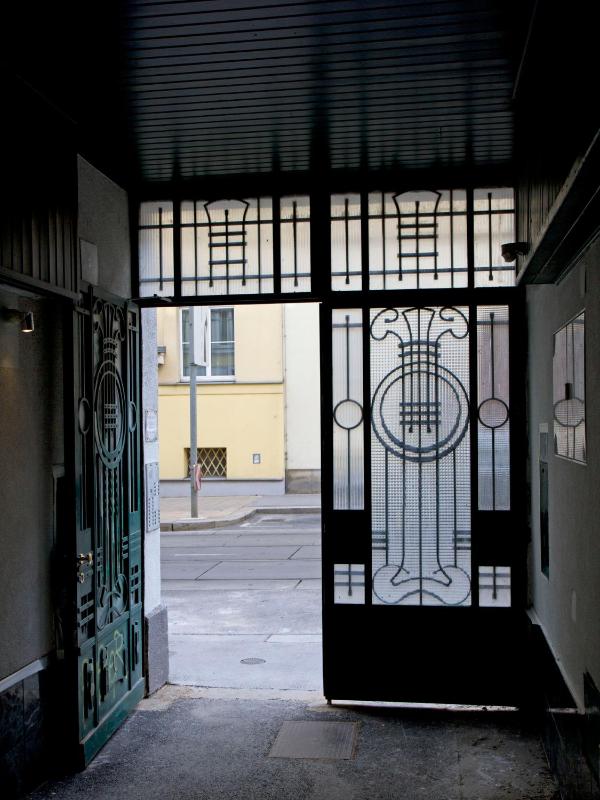 One-Bedroom Apartment with Balcony TOP 29 image 2