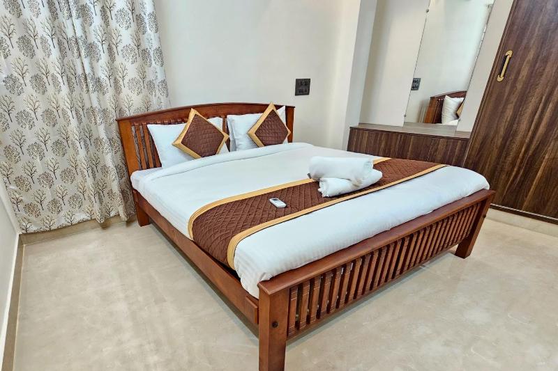 TrueLife Presidential Suites - 3BHK Luxurious AC Apartments - Modular Kitchen RO water system Microwave - Super fast WiFi 55 Smart TV 250 Airtel Channels - 3 bathrooms - Parking - Nearby PS4 A2B pure veg restaurants - Top service with lots of love - image 5