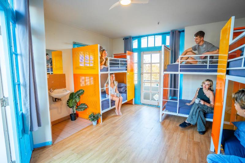 Bed in 6-Bed Mixed Dormitory Room image 4