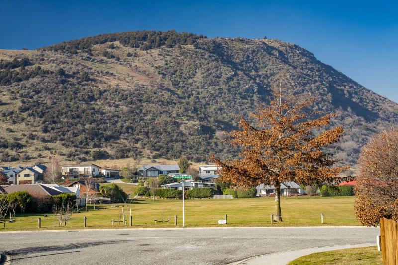 Vista Vale - Wanaka Holiday Home - image 18