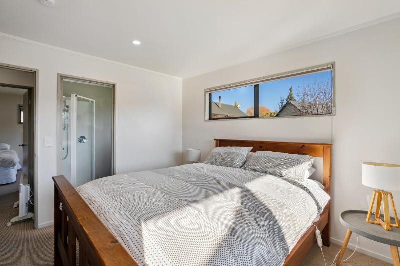 Vista Vale - Wanaka Holiday Home - image 16