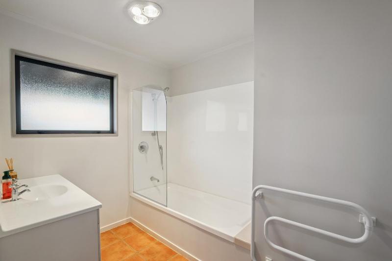 Vista Vale - Wanaka Holiday Home - image 4