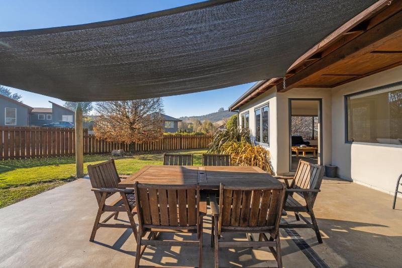 Vista Vale - Wanaka Holiday Home - image 11