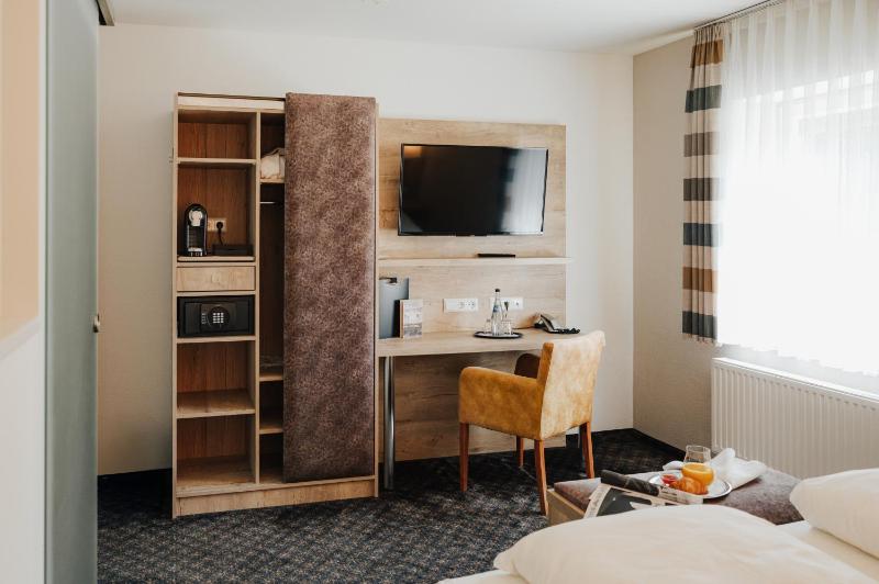 Deluxe Double Room image 4