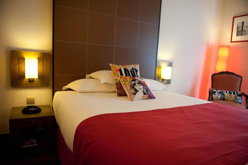 Westside Arc De Triomphe Hotel - image 11