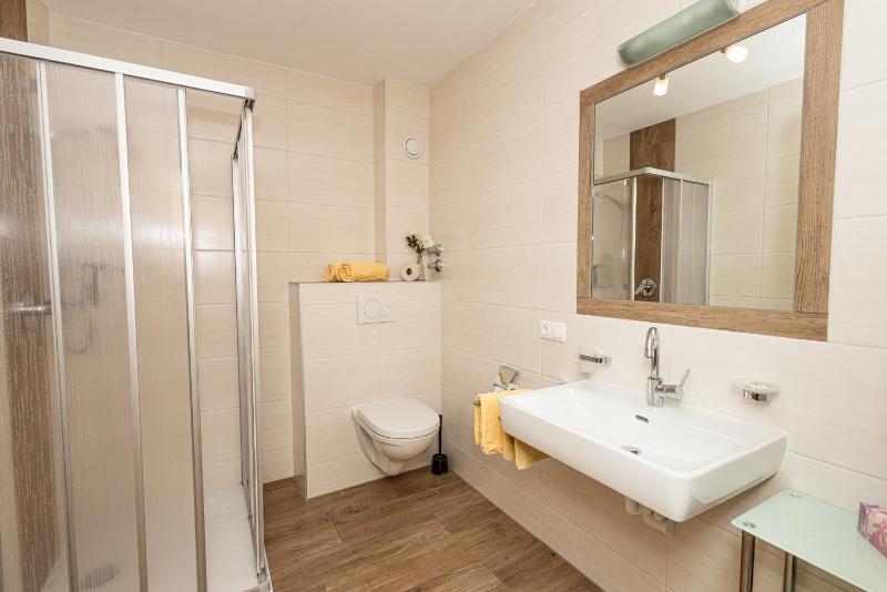 Double Room with Kitchenette image 4