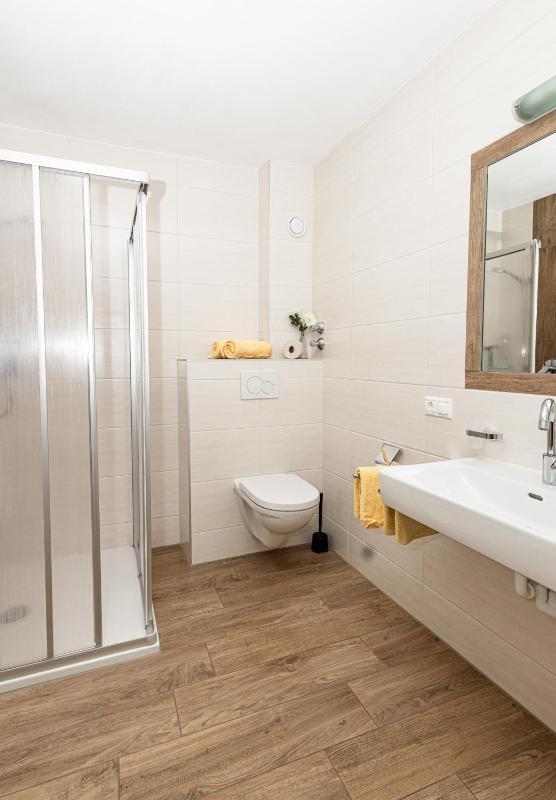Double Room with Kitchenette image 3