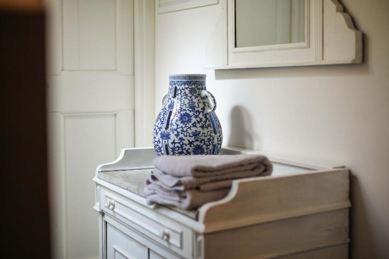 One-Bedroom Suite image 4