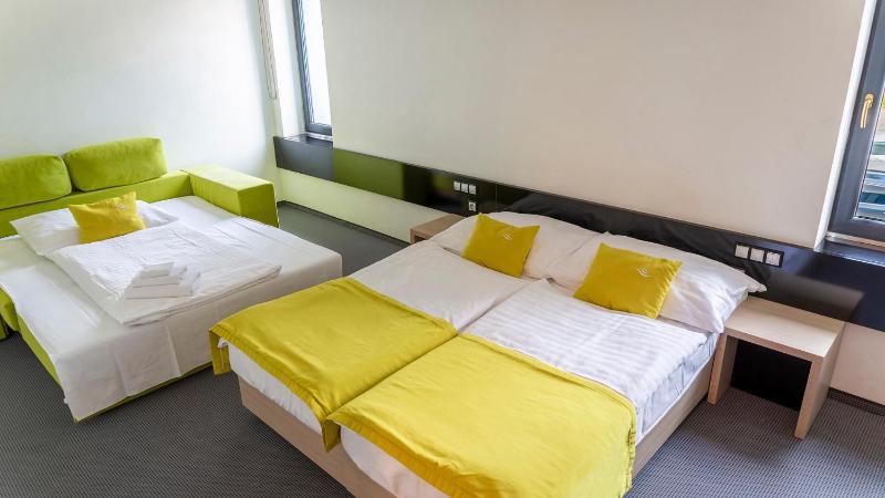 Double Room with Extra Bed image 1