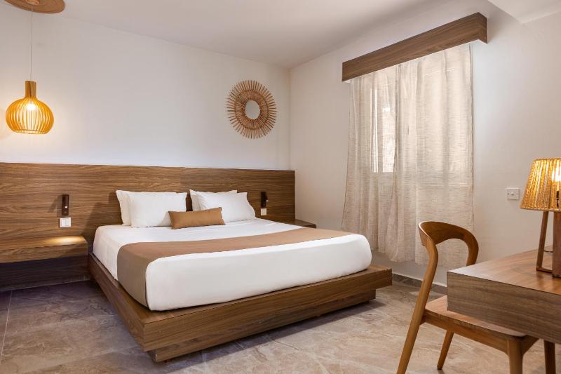 D1PV - Deluxe One Bedroom with Pool View image 3
