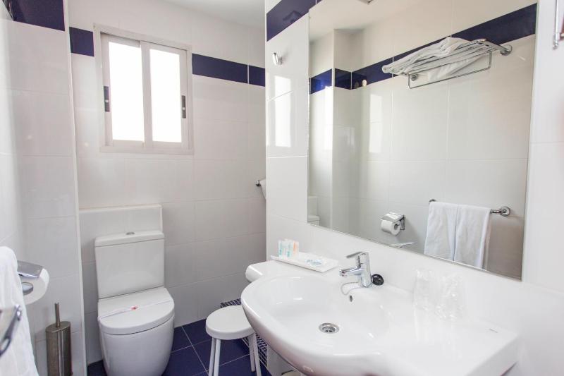 Single Room image 2