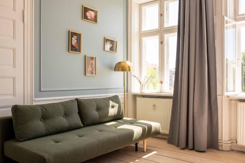 Lovely Apartment Overlooking King's Garden - image 11