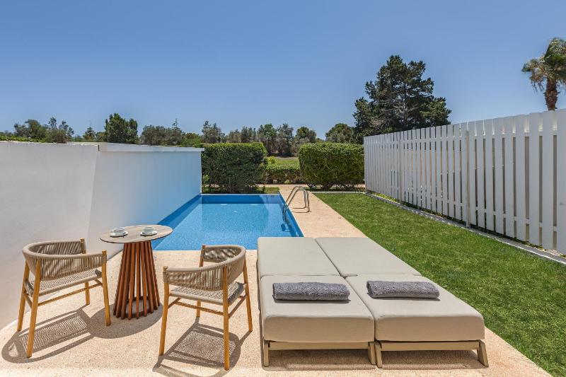 V1PP - VIP One Bedroom Suite Private Pool image 1