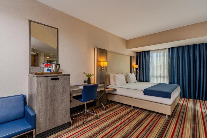 Superior Suite image 1