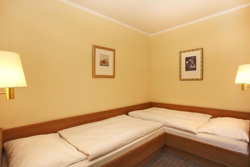 Family Room  Schneeberg image 2