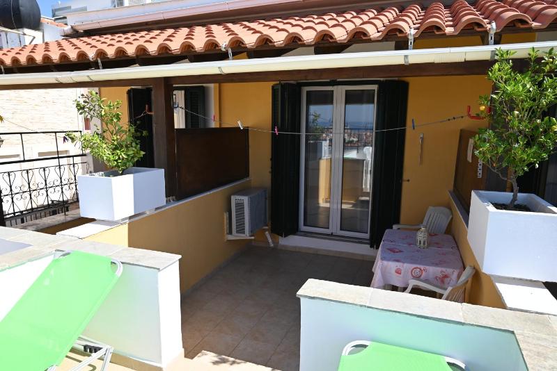 Twin Room with Sea View Terrace image 3