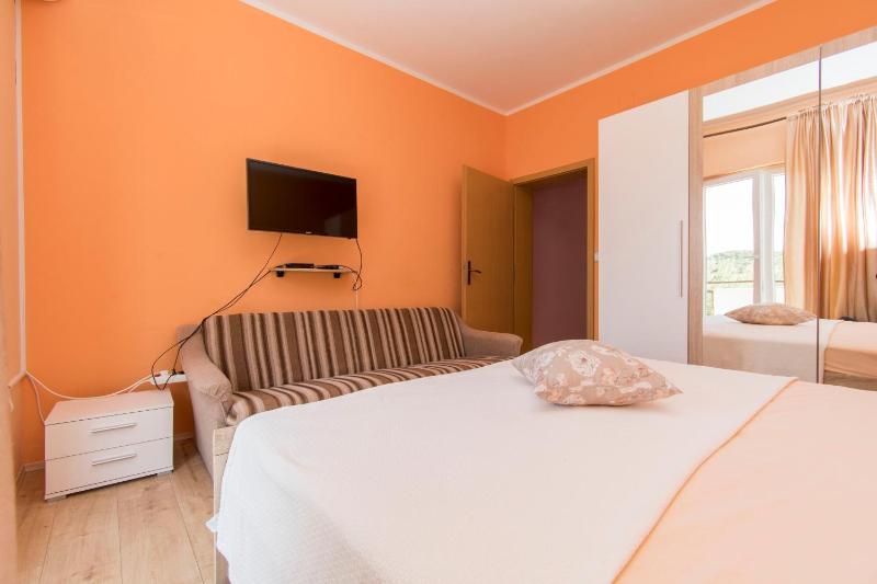 Apartment Mila - image 31
