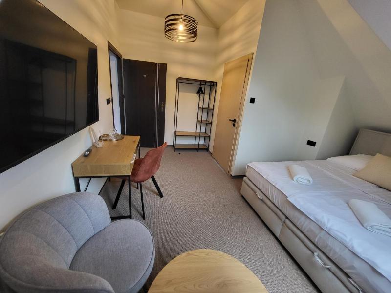 Deluxe Double Room image 1