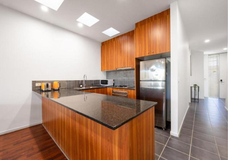 Butlers Place - image 9