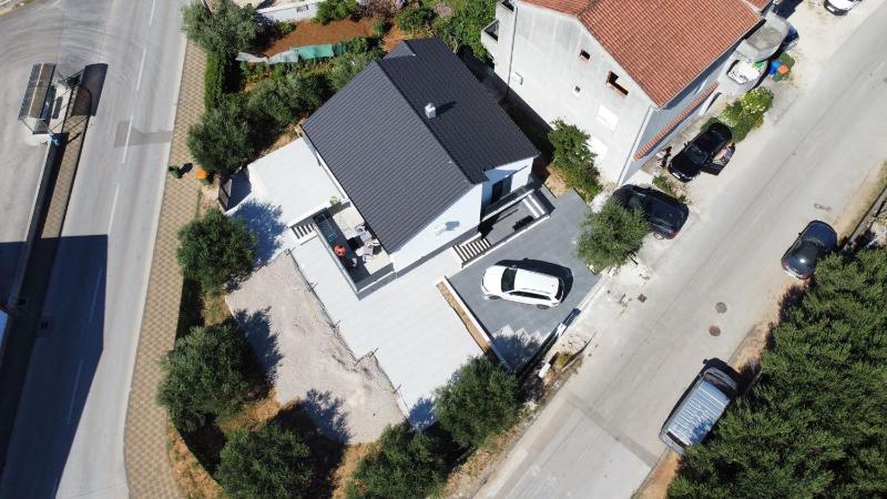 House Laura - image 31