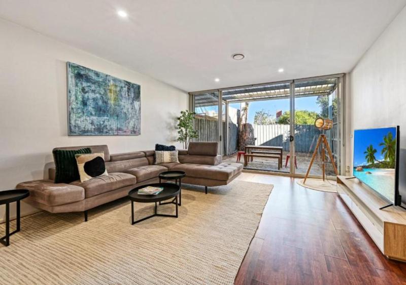 Butlers Place - image 7