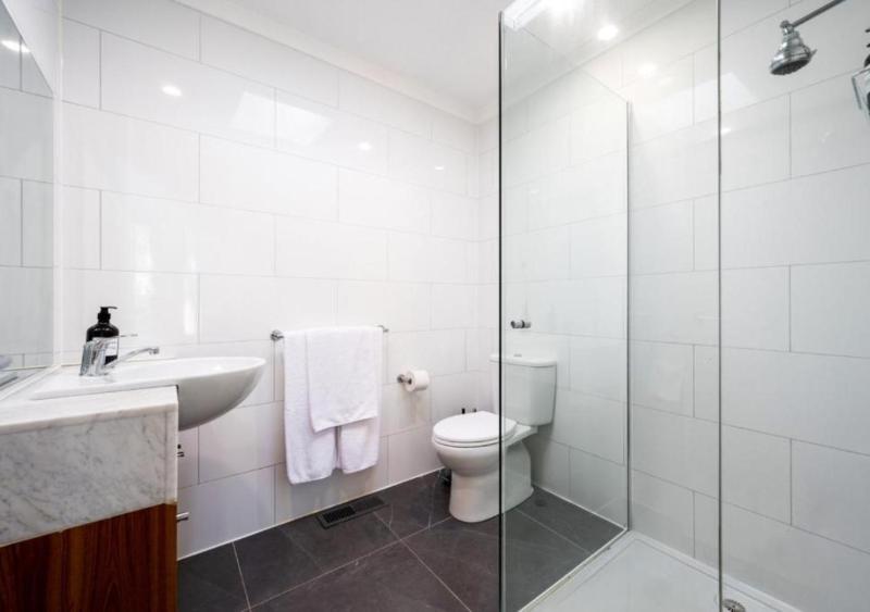 Butlers Place - image 6