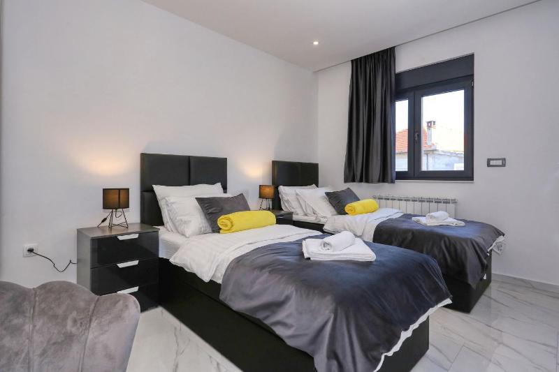Apartment Viktor - image 10