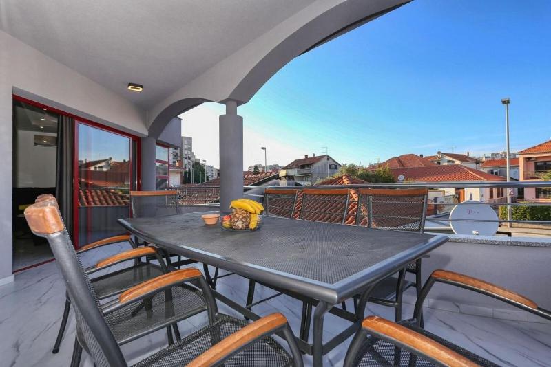 Apartment Viktor - image 1