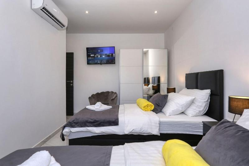 Apartment Viktor - image 13