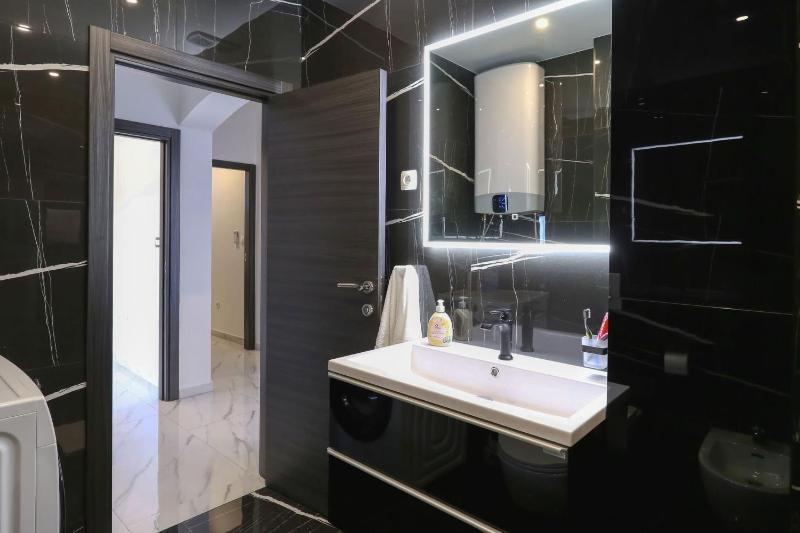 Apartment Viktor - image 3