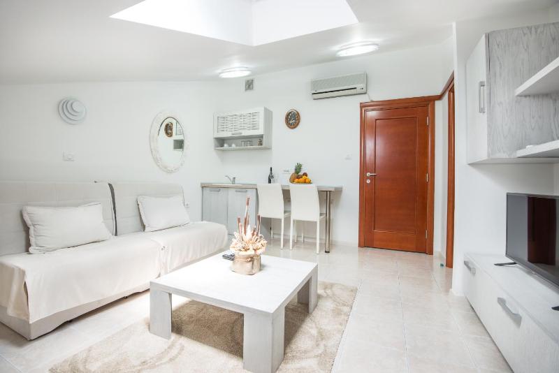 Two-Bedroom Apartment with Sea View image 2