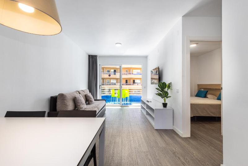 Rentalmar Zahara family suites - image 11