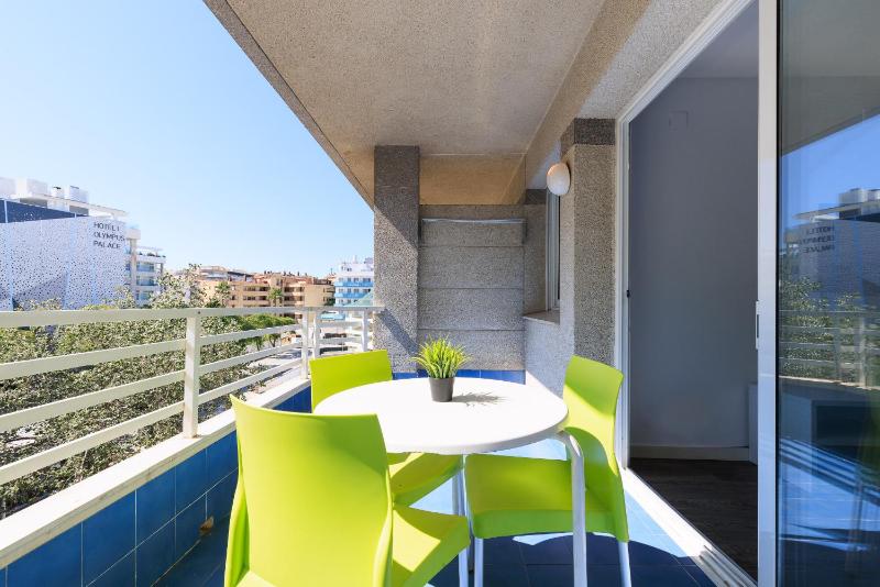 Rentalmar Zahara family suites - image 14