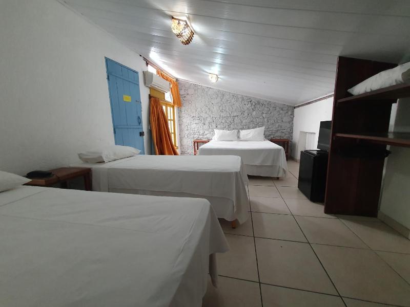 Standard Quadruple Room image 2