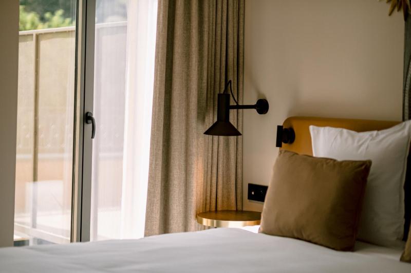 Junior Suite with Garden View image 3