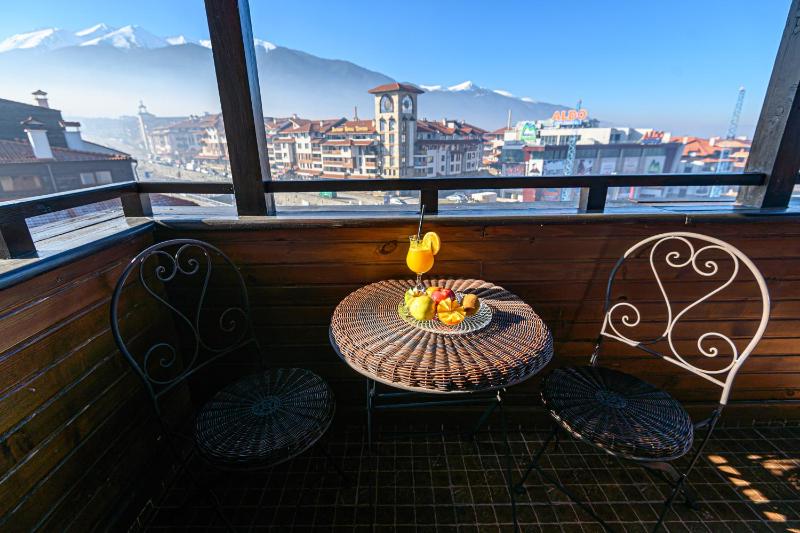 Suite with Mountain View image 4