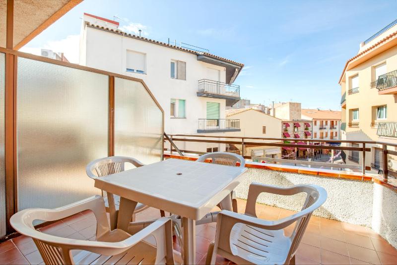 Two-Bedroom Apartment with Balcony or Terrace (4-6 Adults) image 3